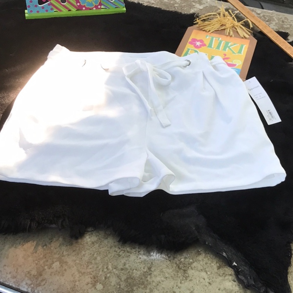 NWT Savion White Summer Short Shorts Tie Waist Grommets Texture XL